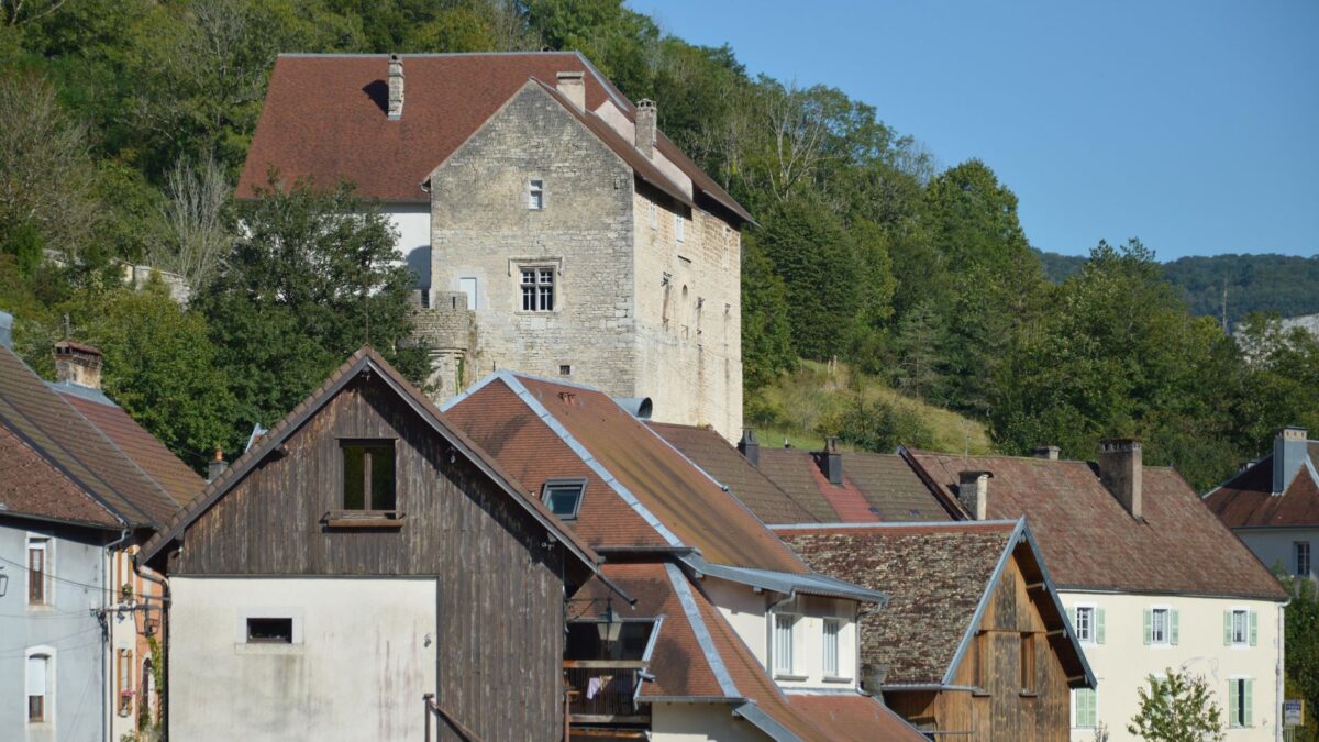 Toussaint à la campagne : gîtes et hébergements insolites font le plein, l'Ardèche en tête